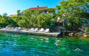 Stone house Gregov Lumbarda