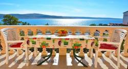 Afortable apartments with air condition, 50 meters to the pebble beach with natural shade, barbecue, boot mooning